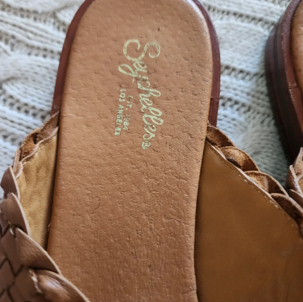 Elegant Cogniak Woven Slip-On Loafers.Like New. - Picture 3 of 8
